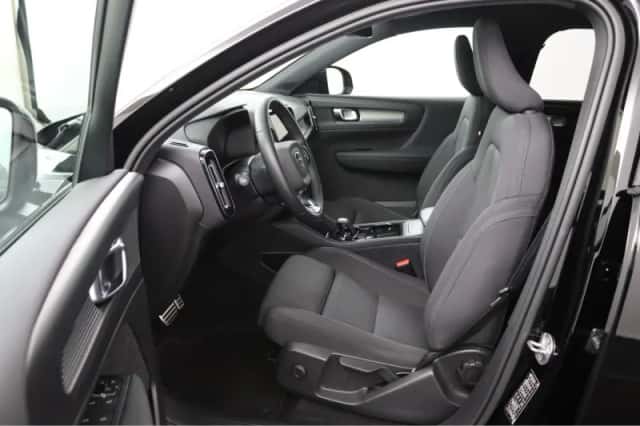 Volvo XC40 (2022) thumbnail 7