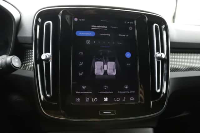 Volvo XC40 (2022) thumbnail 9