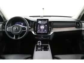 Volvo XC90 (2025) thumbnail 4