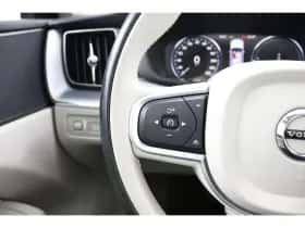 Volvo XC60 (2018) thumbnail 14