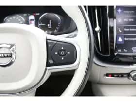 Volvo XC60 (2018) thumbnail 15