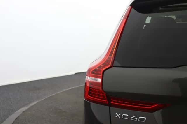 Volvo XC60 (2018) thumbnail 23