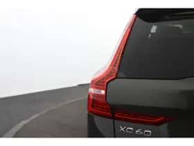 Volvo XC60 (2018) thumbnail 23