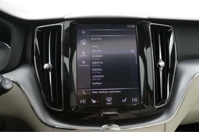 Volvo XC60 (2018) thumbnail 32