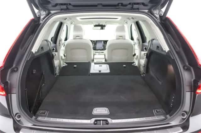 Volvo XC60 (2018) thumbnail 39