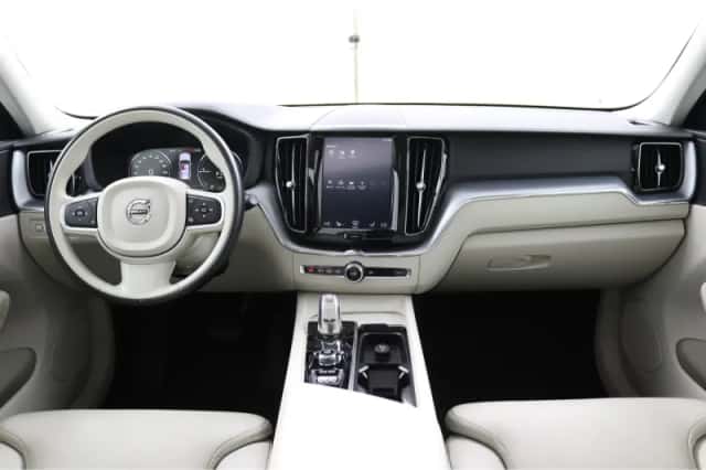 Volvo XC60 (2018) thumbnail 5