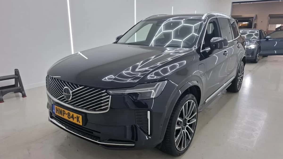 Volvo XC90 (2025) — foto 1
