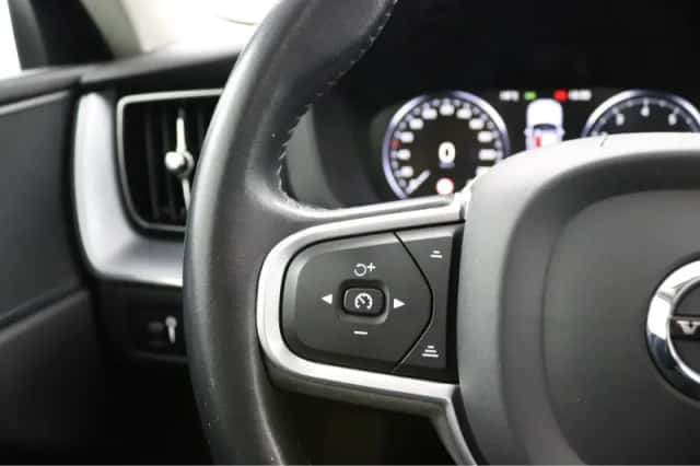 Volvo XC60 (2020) thumbnail 16