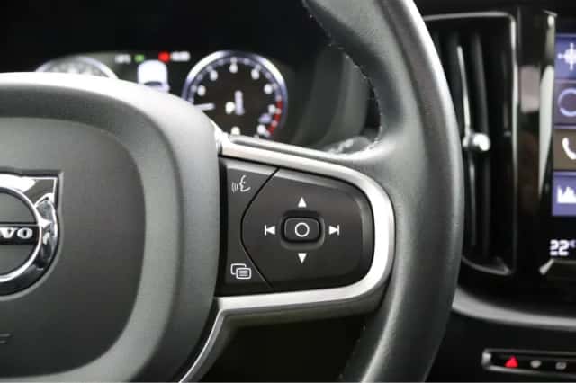 Volvo XC60 (2020) thumbnail 17