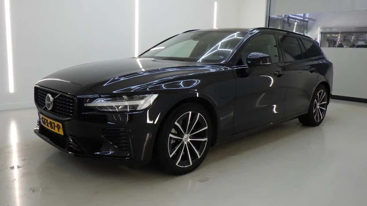 Volvo V60 (2024) — foto 1