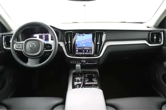 Volvo V60 (2024) thumbnail 5