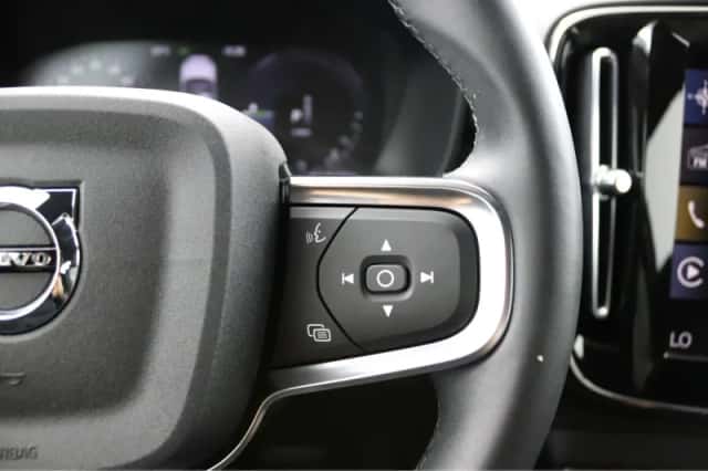 Volvo XC40 (2023) thumbnail 16