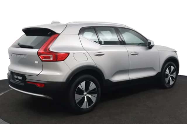 Volvo XC40 (2023) thumbnail 3