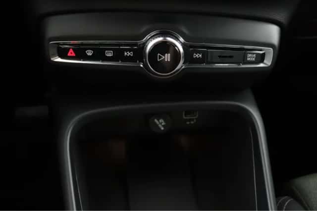 Volvo XC40 (2023) thumbnail 39