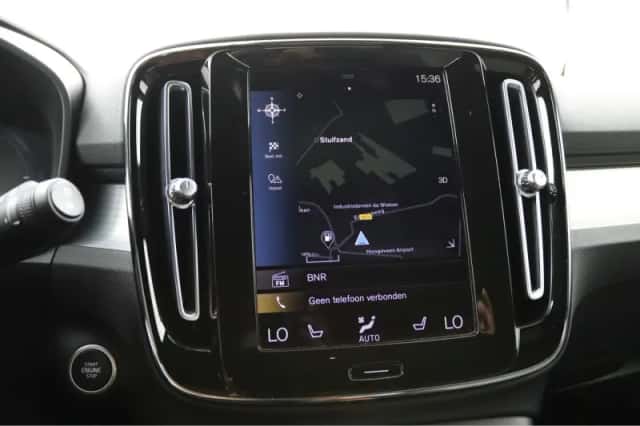 Volvo XC40 (2023) thumbnail 5