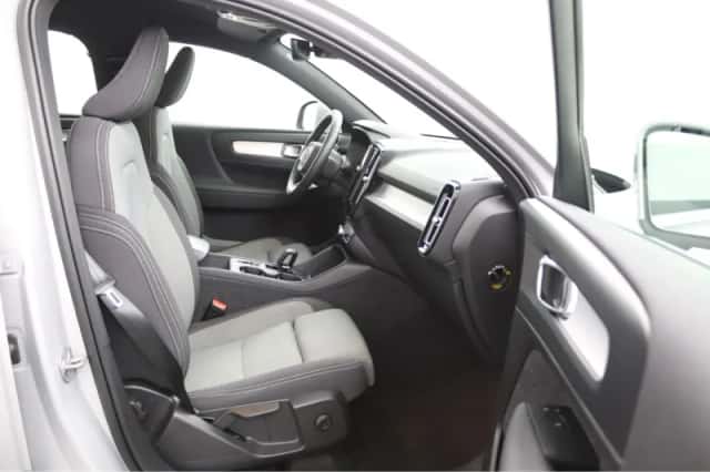 Volvo XC40 (2023) thumbnail 7