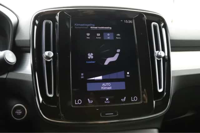 Volvo XC40 (2023) thumbnail 8