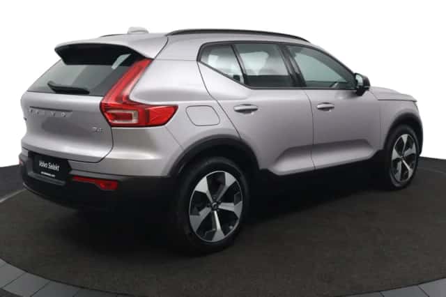 Volvo XC40 (2025) thumbnail 3