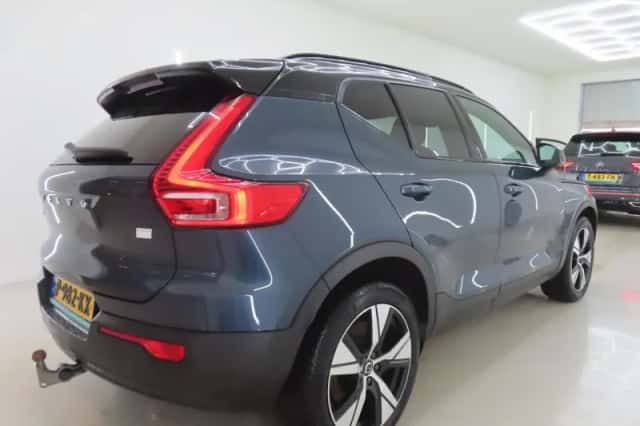 Volvo XC40 (2022) thumbnail 3