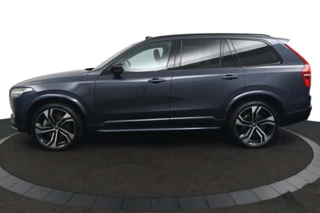 Volvo XC90 (2024) thumbnail 2