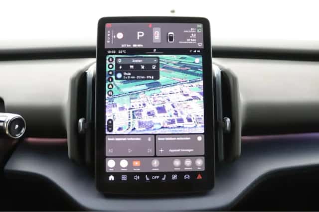 Volvo EX30 (2024) thumbnail 5