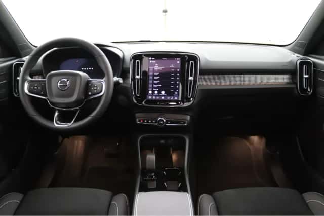 Volvo EX40 (2026) thumbnail 4