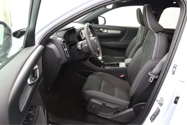 Volvo EX40 (2026) thumbnail 6