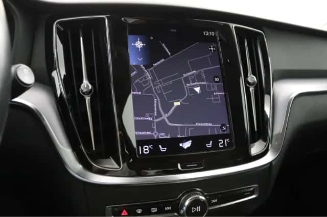 Volvo V60 (2021) thumbnail 5