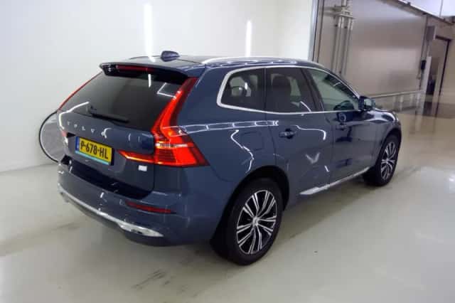 Volvo XC60 (2022) thumbnail 2