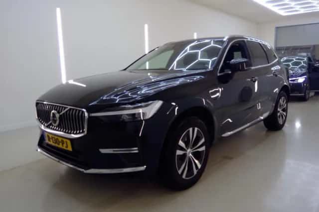 Volvo XC60 (2022) thumbnail 1