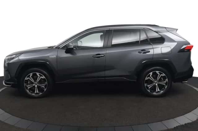Toyota RAV4 (2022) thumbnail 2