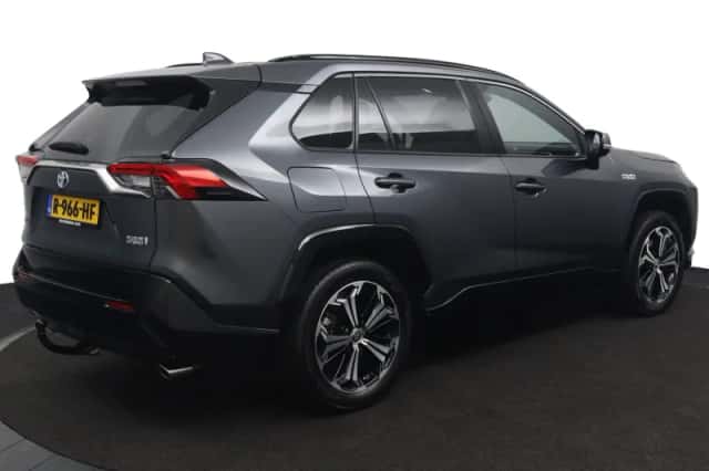 Toyota RAV4 (2022) thumbnail 3