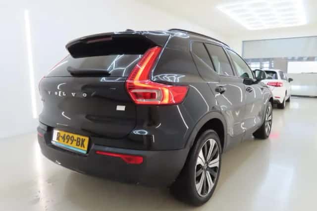 Volvo XC40 (2022) thumbnail 4