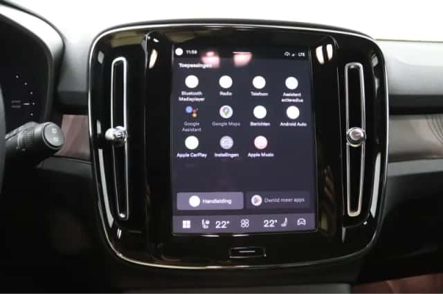 Volvo XC40 (2022) thumbnail 6