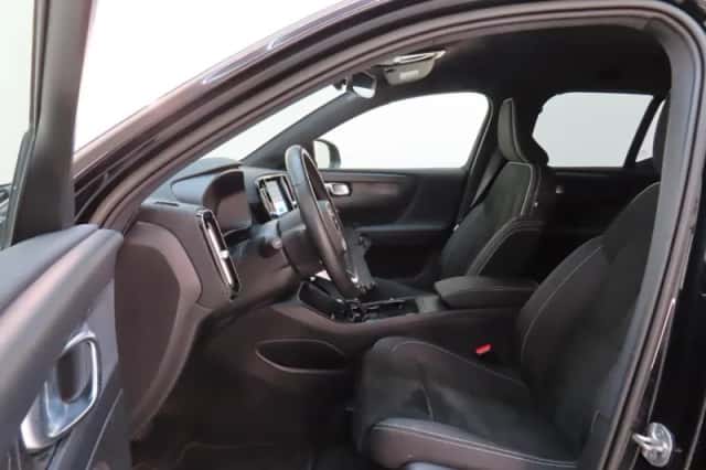 Volvo XC40 (2022) thumbnail 6