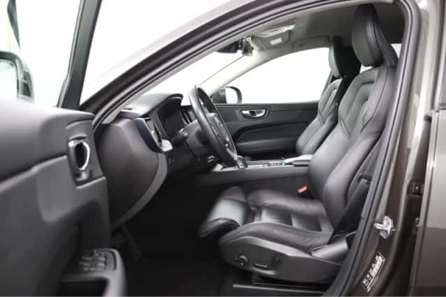 Volvo XC60 (2020) thumbnail 6