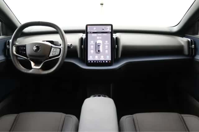 Volvo EX30 (2025) thumbnail 4