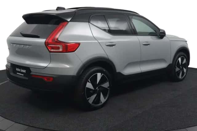 Volvo EX40 (2026) thumbnail 3