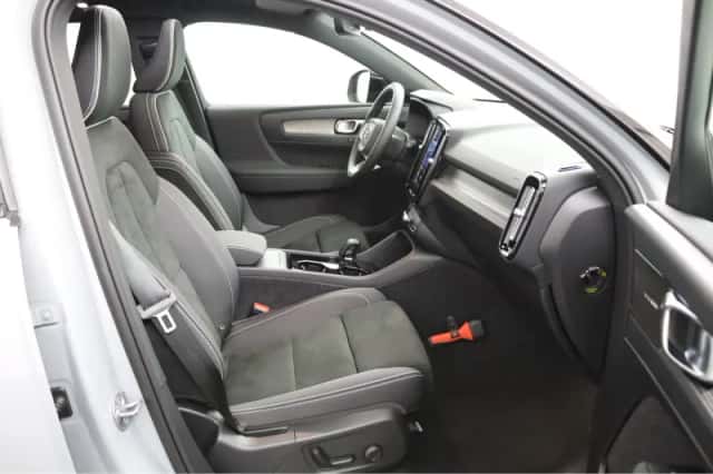 Volvo EX40 (2026) thumbnail 6