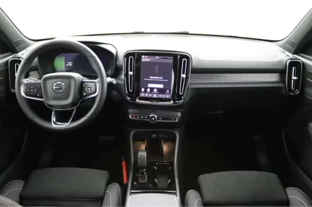 Volvo EX40 (2026) thumbnail 4
