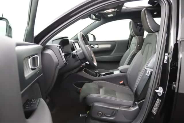 Volvo EX40 (2026) thumbnail 6