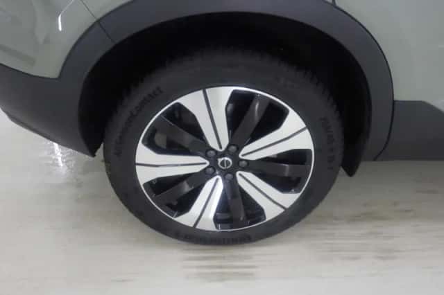 Volvo C40 (2023) thumbnail 3