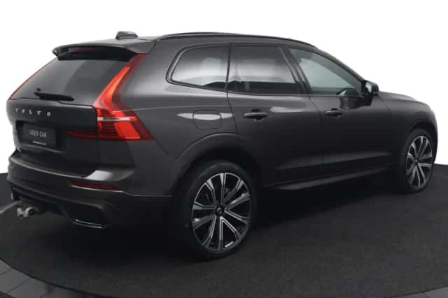 Volvo XC60 (2021) thumbnail 3