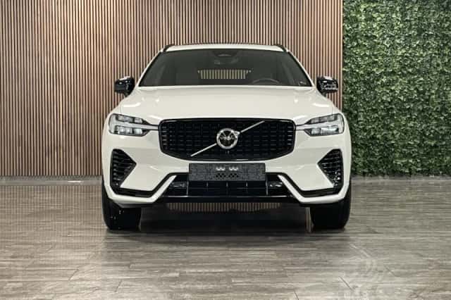 Volvo XC60 (2022) thumbnail 2