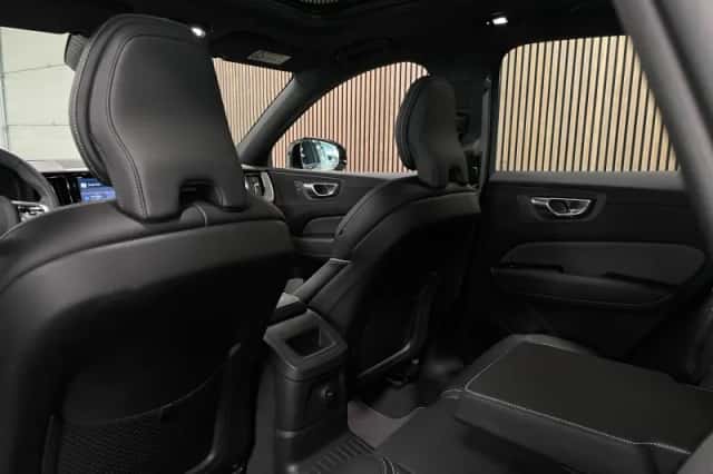Volvo XC60 (2022) thumbnail 13