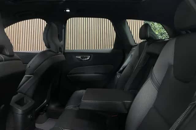 Volvo XC60 (2022) thumbnail 14
