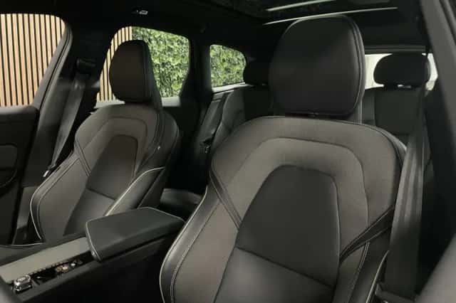 Volvo XC60 (2022) thumbnail 17