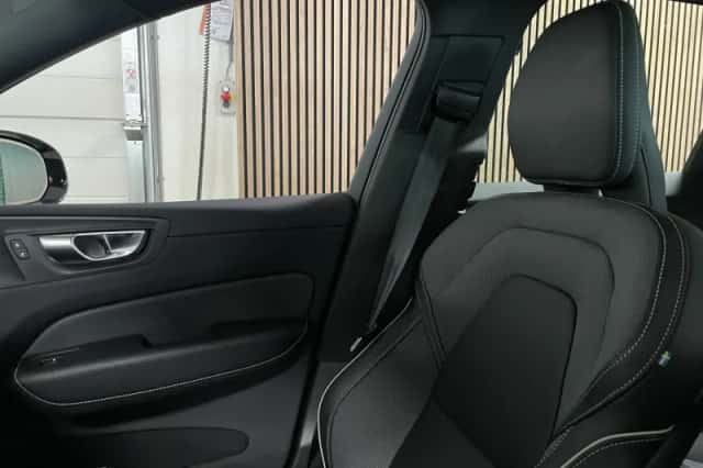Volvo XC60 (2022) thumbnail 34