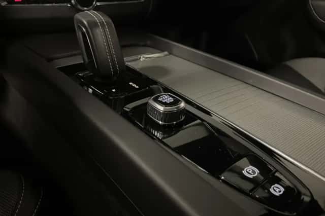 Volvo XC60 (2022) thumbnail 37