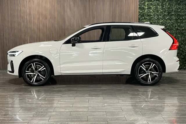 Volvo XC60 (2022) thumbnail 5